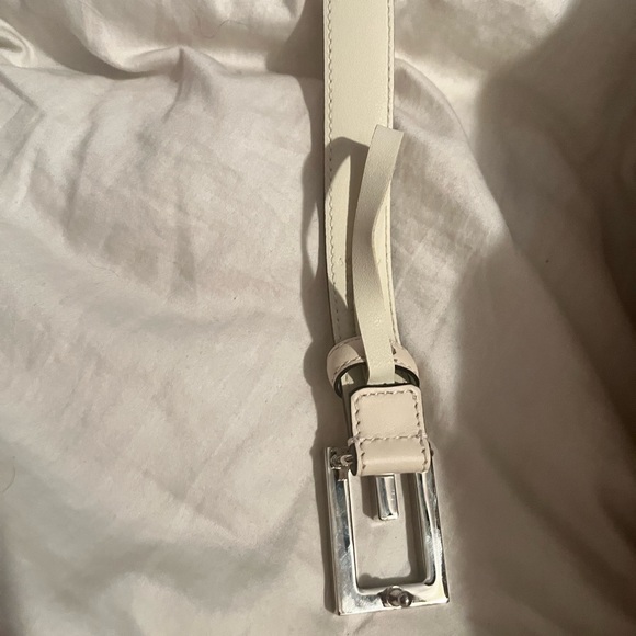 Flawless Gucci white belt with bling G - Picture 3 of 10